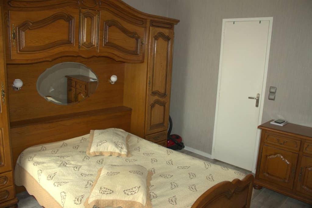 Bel Petit Appartement Charleville-Mezieres Exterior photo